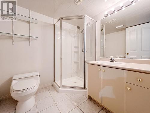 2492 Bendale Road, North Vancouver, BC - Indoor Photo Showing Bathroom