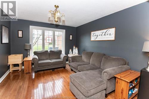 12791 Smoke Line, Thamesville, ON - Indoor Photo Showing Living Room