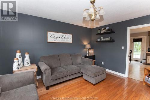 12791 Smoke Line, Thamesville, ON - Indoor Photo Showing Living Room