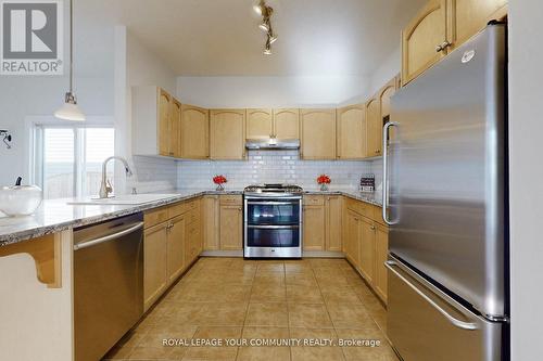 28 Benjamin Crescent, Orangeville, ON - Indoor Photo Showing Kitchen With Stainless Steel Kitchen With Upgraded Kitchen