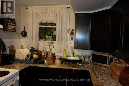 527 Front Street, Quinte West, ON - Indoor Photo Showing Kitchen With Double Sink