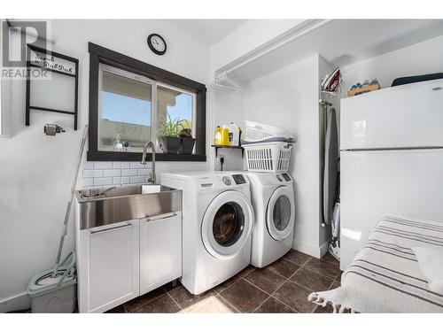 253 Royal Avenue, Kamloops, BC - Indoor Photo Showing Laundry Room