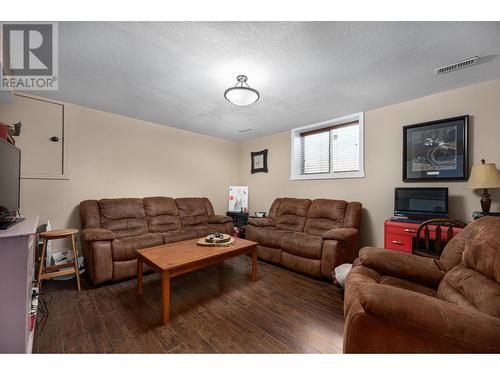 253 Royal Avenue, Kamloops, BC - Indoor Photo Showing Living Room With Fireplace