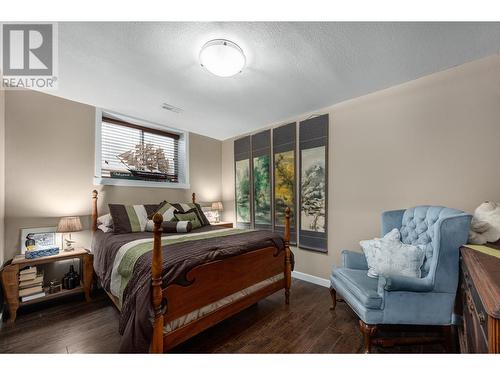 253 Royal Avenue, Kamloops, BC - Indoor Photo Showing Bedroom