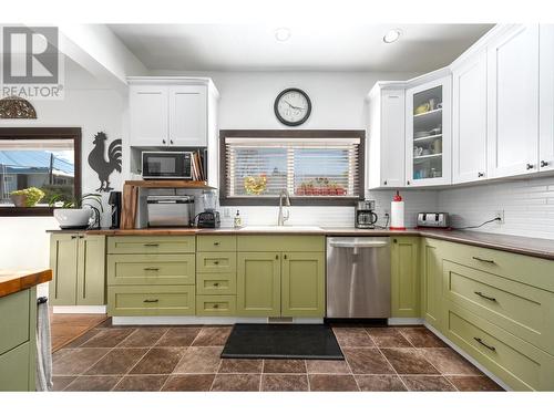 253 Royal Avenue, Kamloops, BC - Indoor Photo Showing Kitchen