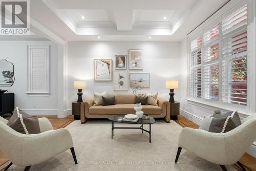 5 Pembury Avenue, Toronto, ON - Indoor Photo Showing Living Room