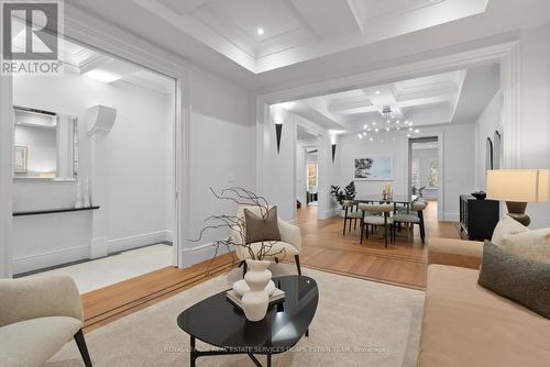 5 Pembury Avenue, Toronto, ON - Indoor Photo Showing Living Room