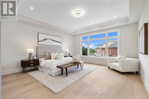 2 Bunn Court, Aurora, ON - Indoor Photo Showing Bedroom