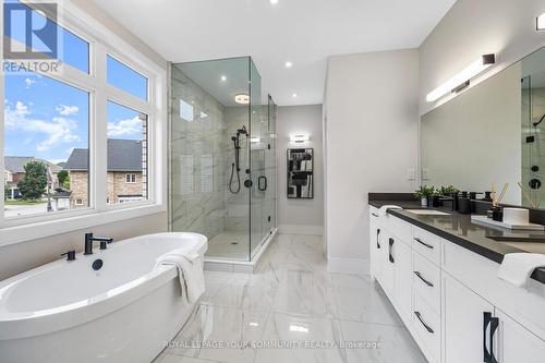 2 Bunn Court, Aurora, ON - Indoor Photo Showing Bathroom