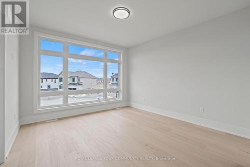 2 Bunn Court, Aurora, ON - Indoor Photo Showing Other Room