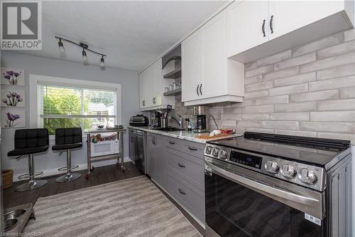 975 5Th Avenue A W, Owen Sound, ON - Indoor Photo Showing Kitchen