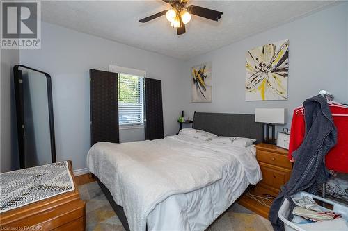 975 5Th Avenue A W, Owen Sound, ON - Indoor Photo Showing Bedroom