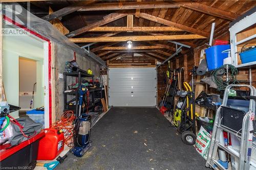 975 5Th Avenue A W, Owen Sound, ON - Indoor Photo Showing Garage