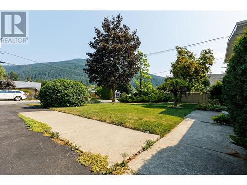 1405 Alder Street, Creston, BC - Outdoor