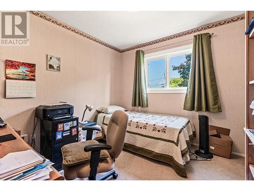 1405 Alder Street, Creston, BC - Indoor Photo Showing Bedroom