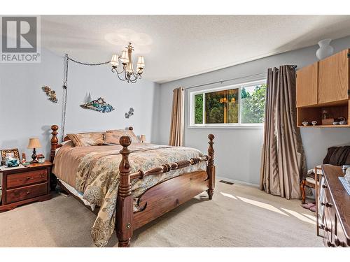 1405 Alder Street, Creston, BC - Indoor Photo Showing Bedroom