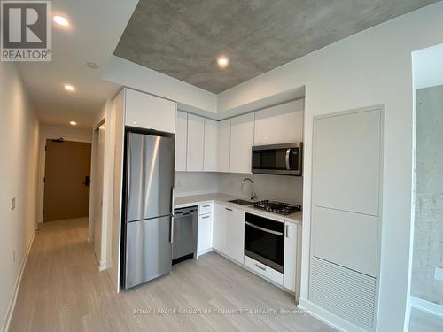 1107 - 195 Mccaul Street, Toronto, ON - Indoor Photo Showing Kitchen