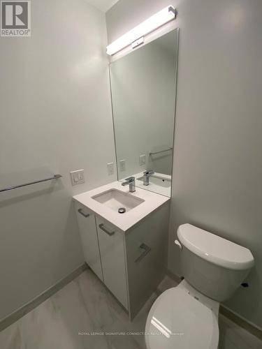 1107 - 195 Mccaul Street, Toronto, ON - Indoor Photo Showing Bathroom