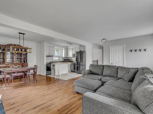 Salon - 500 Rue Des Plaines-Rouges, Québec (La Haute-Saint-Charles), QC - Indoor Photo Showing Living Room