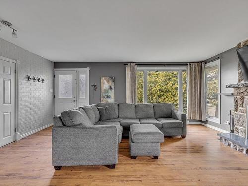 Salon - 500 Rue Des Plaines-Rouges, Québec (La Haute-Saint-Charles), QC - Indoor Photo Showing Living Room