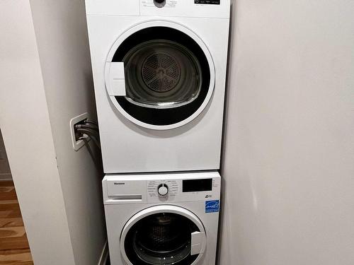 Laundry room - 603-1182 Rue Crescent, Montréal (Ville-Marie), QC - Indoor Photo Showing Laundry Room