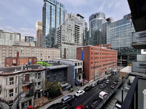 View - 603-1182 Rue Crescent, Montréal (Ville-Marie), QC - Outdoor With Facade