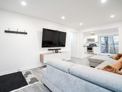 Salon - 905  - 105 Rue Longtin, Saint-Jacques-Le-Mineur, QC - Indoor Photo Showing Living Room