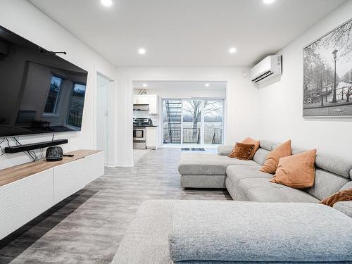 Salon - 905  - 105 Rue Longtin, Saint-Jacques-Le-Mineur, QC - Indoor Photo Showing Living Room