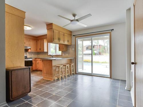 Coin-repas - 210 Rue King-Edward, Longueuil (Le Vieux-Longueuil), QC - Indoor Photo Showing Kitchen