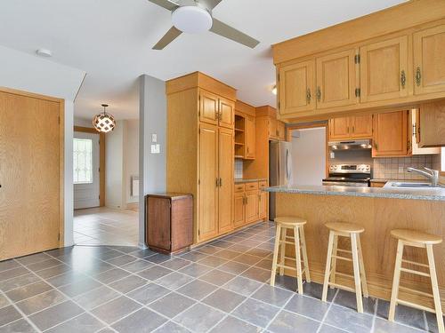 Coin-repas - 210 Rue King-Edward, Longueuil (Le Vieux-Longueuil), QC - Indoor Photo Showing Kitchen