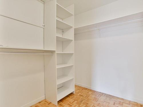 210 Rue King-Edward, Longueuil (Le Vieux-Longueuil), QC - Indoor With Storage