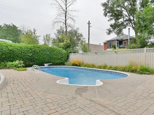 Piscine - 210 Rue King-Edward, Longueuil (Le Vieux-Longueuil), QC - Outdoor With In Ground Pool With Backyard