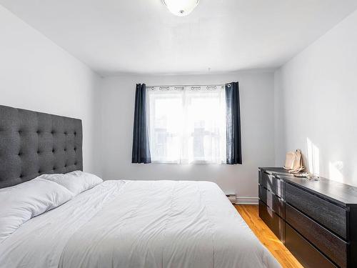 Chambre Ã Â coucher - 6915  - 6919 Av. Lamont, Montréal (Le Sud-Ouest), QC - Indoor Photo Showing Bedroom