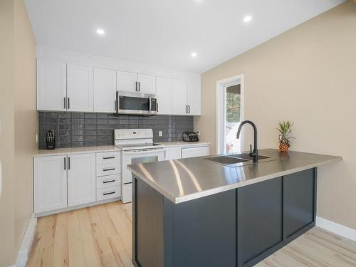 Cuisine - 164 Ch. Dubois, Val-Des-Monts, QC - Indoor Photo Showing Kitchen