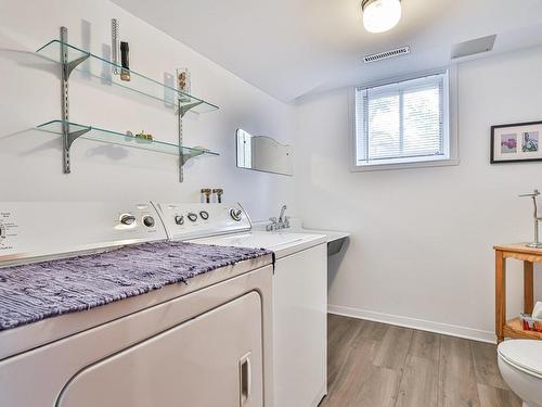 Salle de lavage - 408 Rue D'Argenteuil, Laval (Laval-Des-Rapides), QC - Indoor Photo Showing Laundry Room