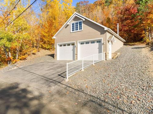 Garage - 600 Ch. Des Pionniers, Saint-Mathieu-Du-Parc, QC - Outdoor