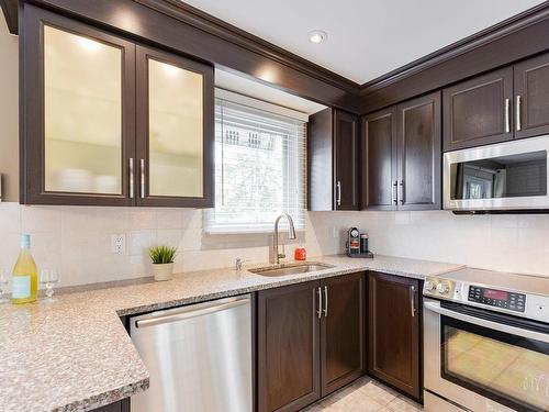 Cuisine - 1880 Rue De Joybert, Terrebonne (Terrebonne), QC - Indoor Photo Showing Kitchen With Upgraded Kitchen