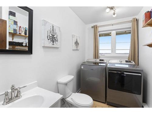 Bathroom - 60 Ch. Du Vieux-Moulin, Notre-Dame-De-L'Île-Perrot, QC - Indoor Photo Showing Laundry Room