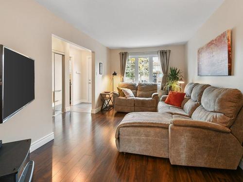 Living room - 3960 Crois. Oscar, Brossard, QC - Indoor Photo Showing Living Room