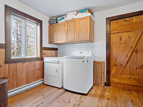 Ensuite bathroom - 20 Ch. Nadeau, Val-Des-Lacs, QC - Indoor Photo Showing Laundry Room