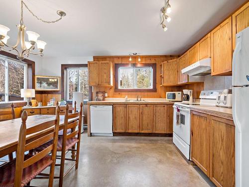 Kitchen - 20 Ch. Nadeau, Val-Des-Lacs, QC - Indoor