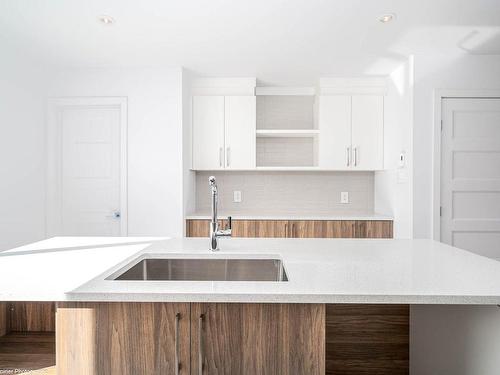 Kitchen - 234A 5E Avenue, Sainte-Anne-Des-Plaines, QC - Indoor Photo Showing Kitchen