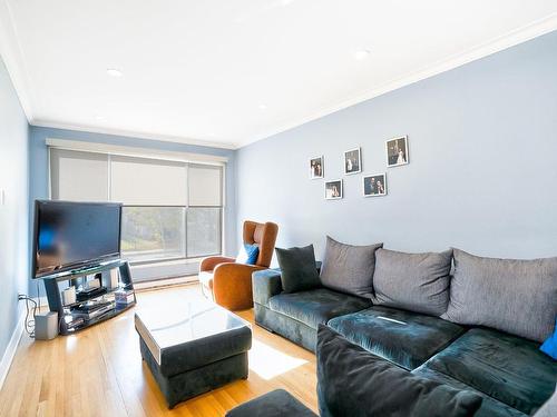 Salon - 7339  - 7343 Av. De Fougeray, Montréal (Anjou), QC - Indoor Photo Showing Living Room