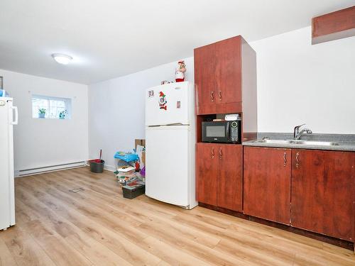 Cuisine - 7339  - 7343 Av. De Fougeray, Montréal (Anjou), QC - Indoor Photo Showing Kitchen With Double Sink