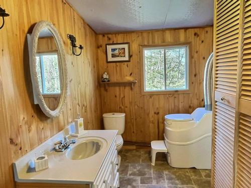 Bathroom - 17 Ch. Du Lac-Matagami, Eeyou Istchee Baie-James, QC - Indoor Photo Showing Bathroom