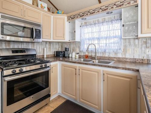 Kitchen - 199 Route 219 S., Hemmingford - Canton, QC - Indoor Photo Showing Kitchen With Double Sink