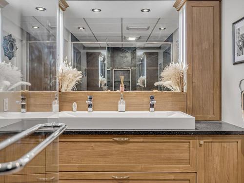 Salle de bains - 57  - 59 Rue Des Castels, Lévis (Desjardins), QC - Indoor Photo Showing Kitchen With Double Sink