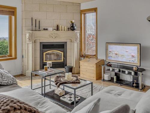 Salon - 57  - 59 Rue Des Castels, Lévis (Desjardins), QC - Indoor Photo Showing Living Room With Fireplace