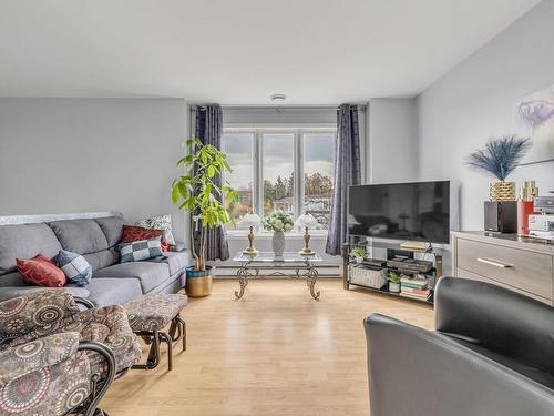 Salon - 57  - 59 Rue Des Castels, Lévis (Desjardins), QC - Indoor Photo Showing Living Room