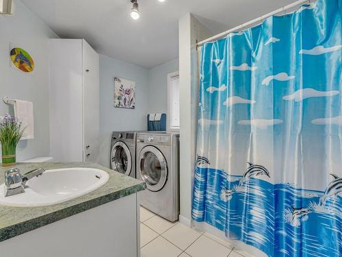 Salle de bains - 57  - 59 Rue Des Castels, Lévis (Desjardins), QC - Indoor Photo Showing Laundry Room